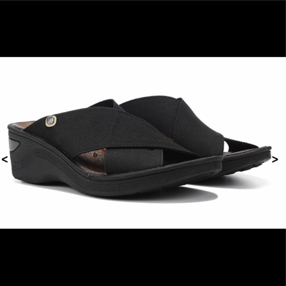 BZEES Desire Crisscross Platform Wedge Black Sandal Women’s Size 6.5M.